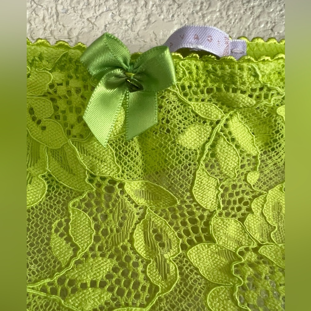 Savage X Fenty Neon Green Lace Bra Set and Garter π - Picture 7 of 16